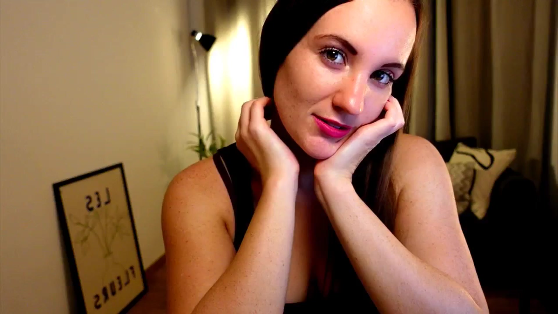 Gallery image thumbnail from Wonderr_Woman's myfreecams stream on, 10/20/2024, 19:34 image 10 of 20