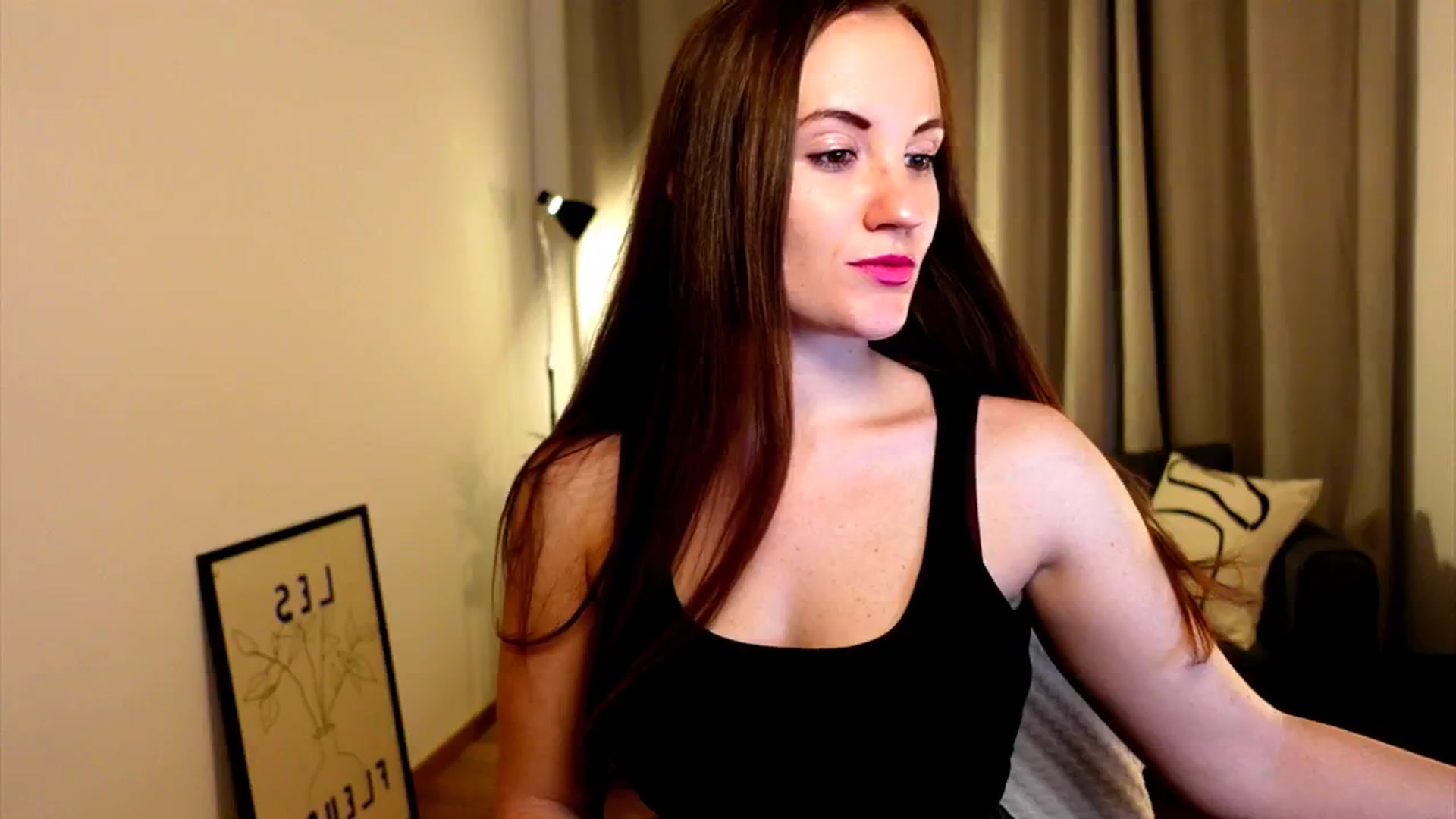 Gallery image thumbnail from Wonderr_Woman's myfreecams stream on, 10/20/2024, 19:34 image 4 of 20