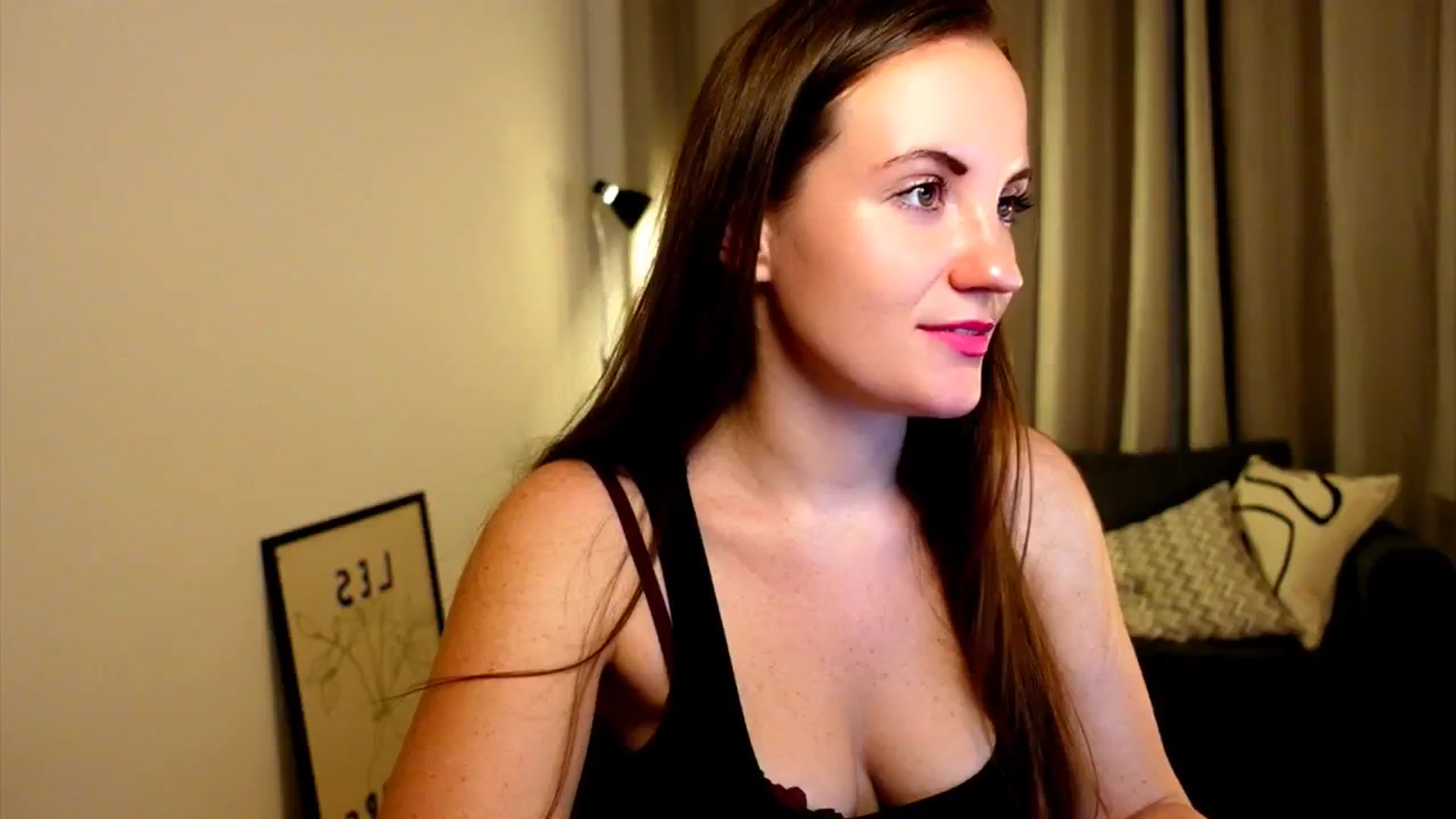 Gallery image thumbnail from Wonderr_Woman's myfreecams stream on, 10/20/2024, 22:38 image 6 of 20