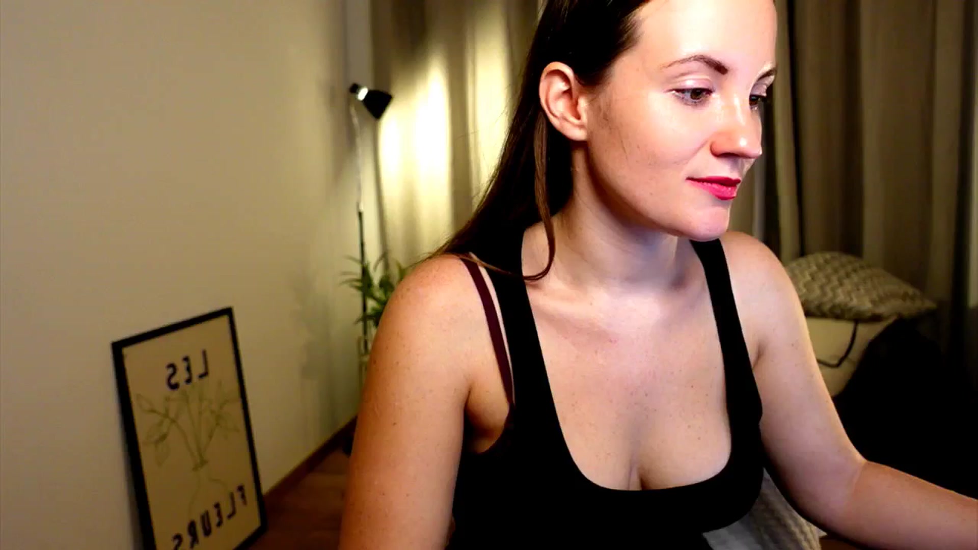 Gallery image thumbnail from Wonderr_Woman's myfreecams stream on, 10/22/2024, 15:33 image 16 of 20