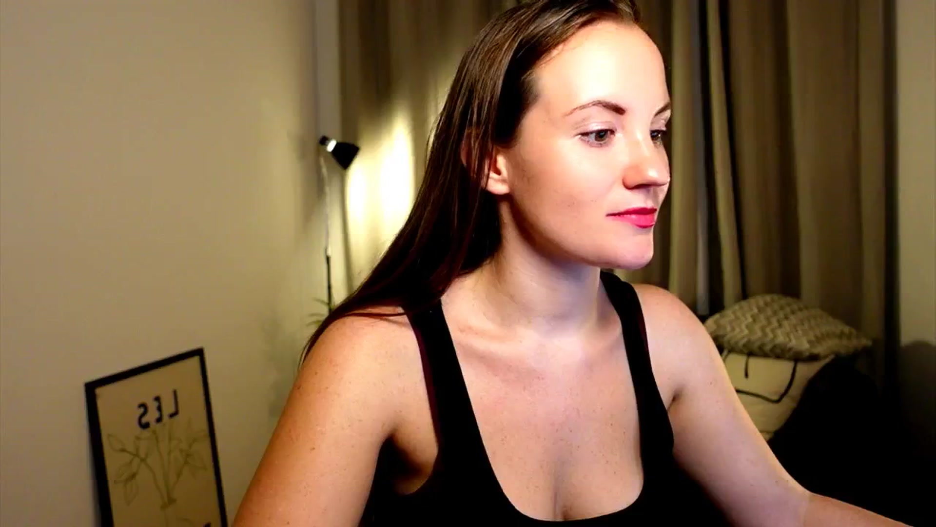 Gallery image thumbnail from Wonderr_Woman's myfreecams stream on, 10/22/2024, 16:57 image 14 of 20