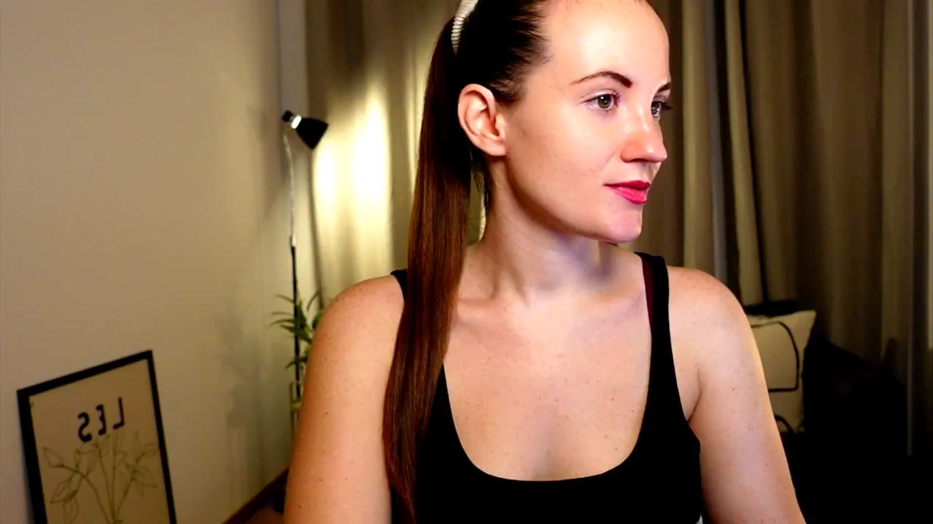 Gallery image thumbnail from Wonderr_Woman's myfreecams stream on, 10/23/2024, 13:37 image 6 of 20