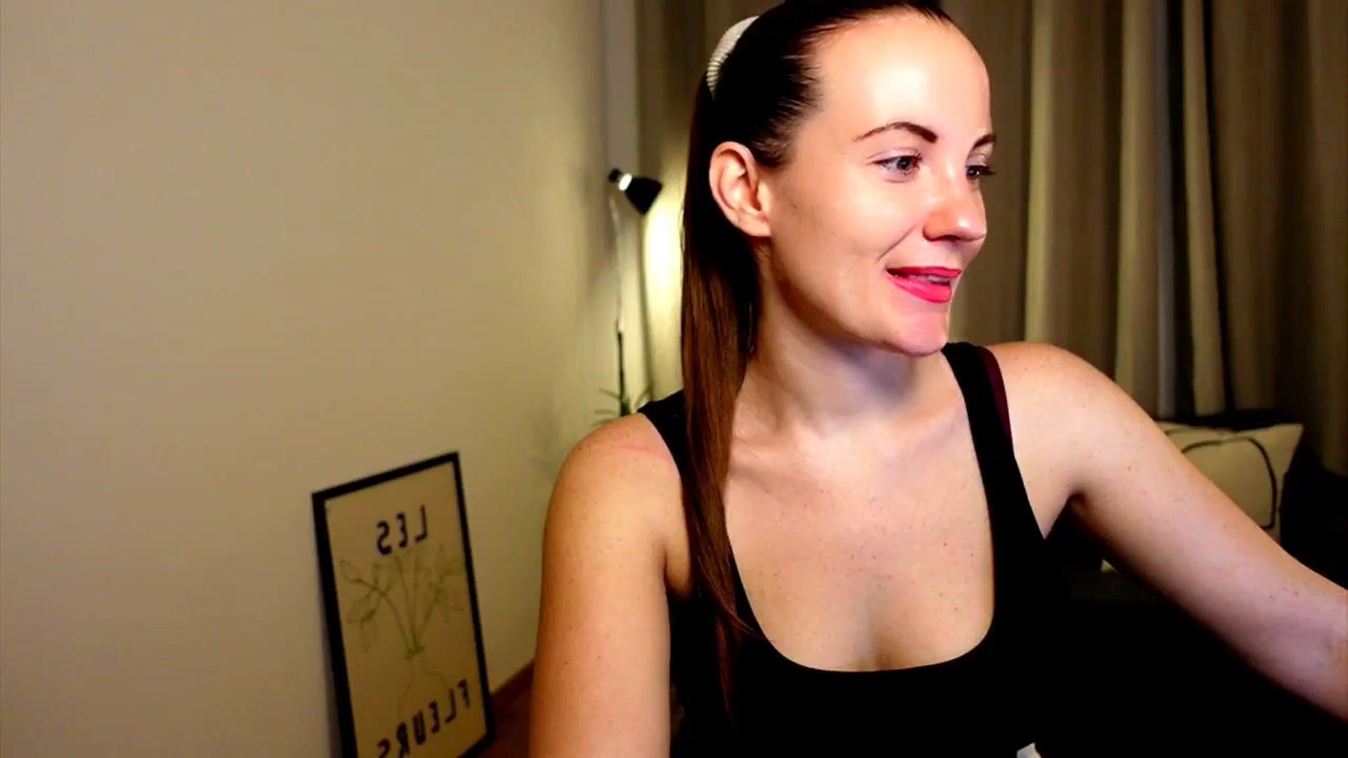 Gallery image thumbnail from Wonderr_Woman's myfreecams stream on, 10/23/2024, 13:37 image 11 of 20