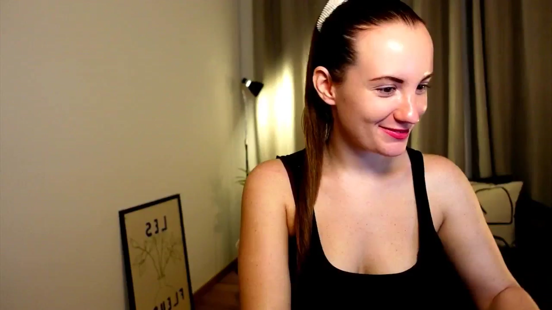 Gallery image thumbnail from Wonderr_Woman's myfreecams stream on, 10/23/2024, 13:37 image 13 of 20