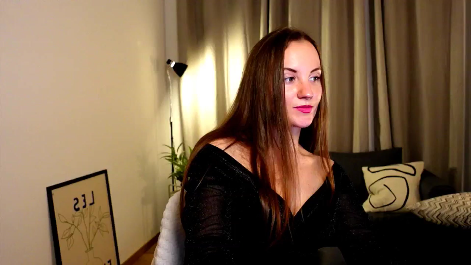 Gallery image thumbnail from Wonderr_Woman's myfreecams stream on, 10/24/2024, 20:10 image 5 of 20