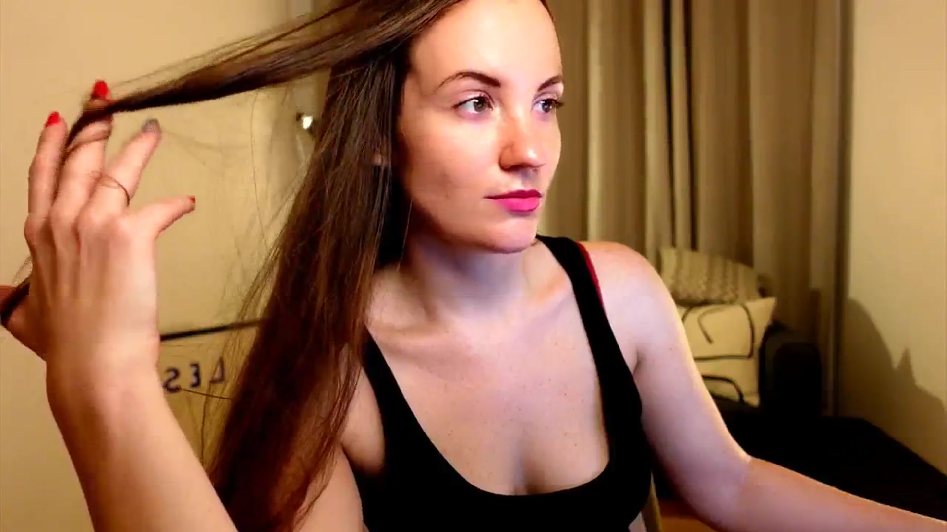 Gallery image thumbnail from Wonderr_Woman's myfreecams stream on, 10/26/2024, 10:37 image 18 of 20