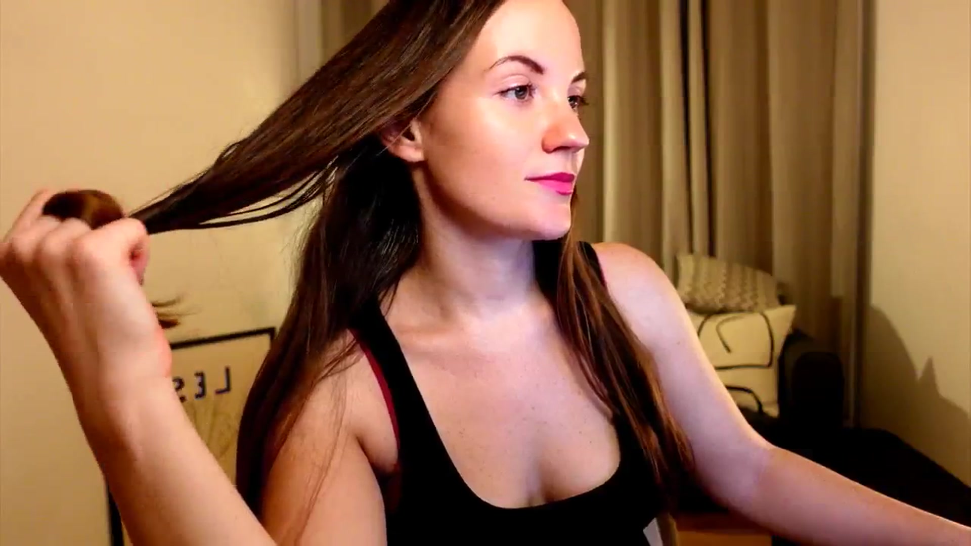 Gallery image thumbnail from Wonderr_Woman's myfreecams stream on, 10/26/2024, 10:37 image 17 of 20