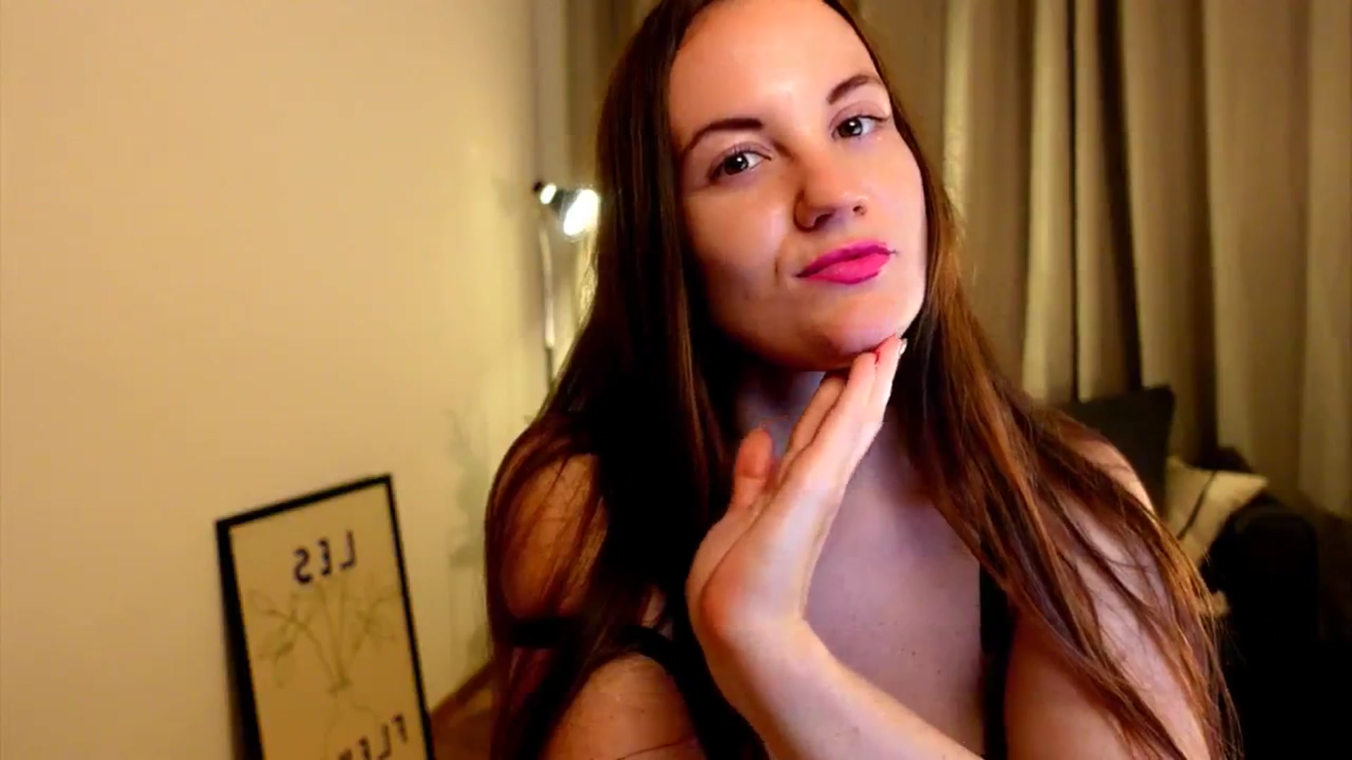 Gallery image thumbnail from Wonderr_Woman's myfreecams stream on, 10/30/2024, 21:18 image 17 of 20