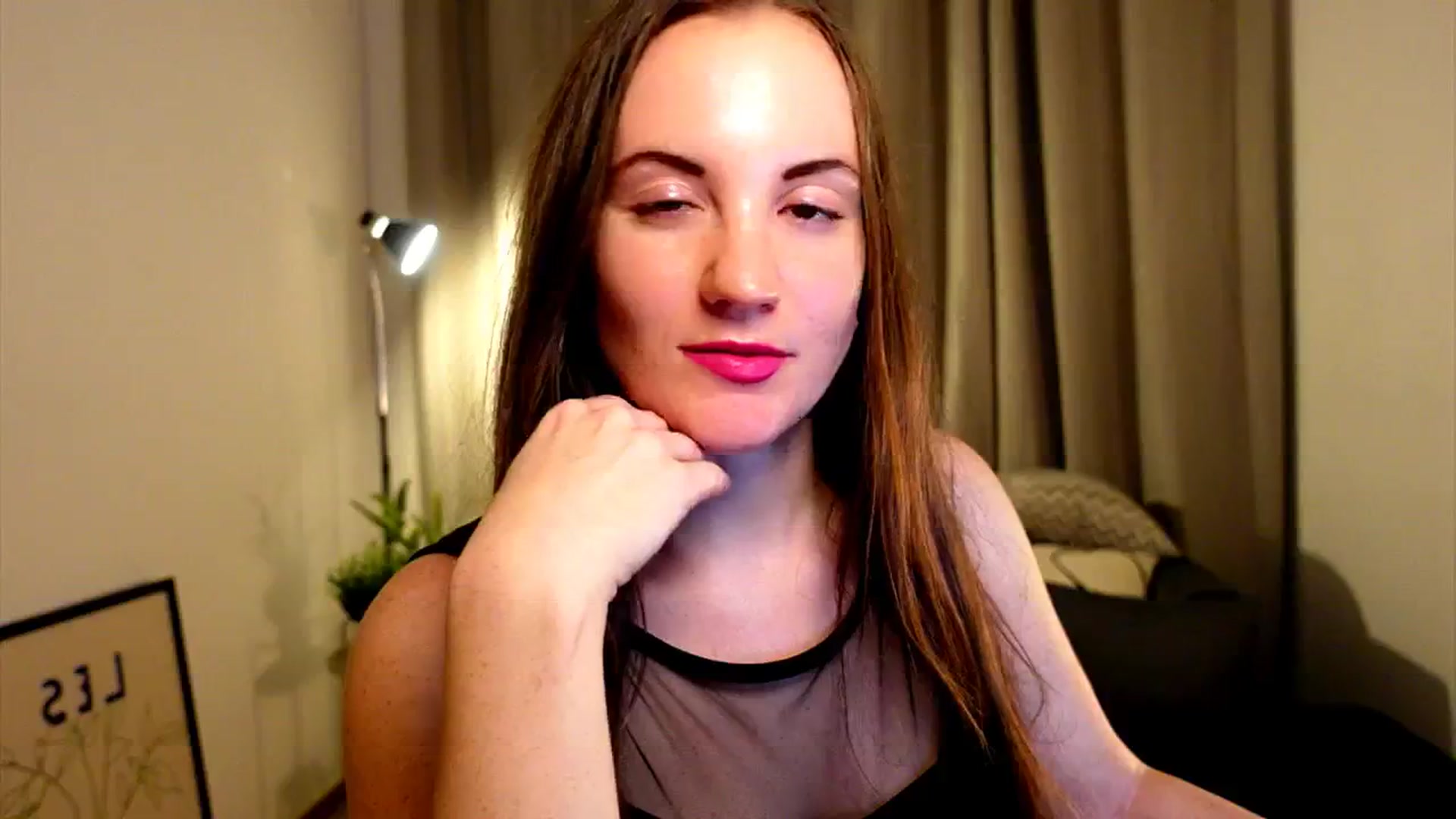 Gallery image thumbnail from Wonderr_Woman's myfreecams stream on, 10/31/2024, 19:04 image 3 of 20