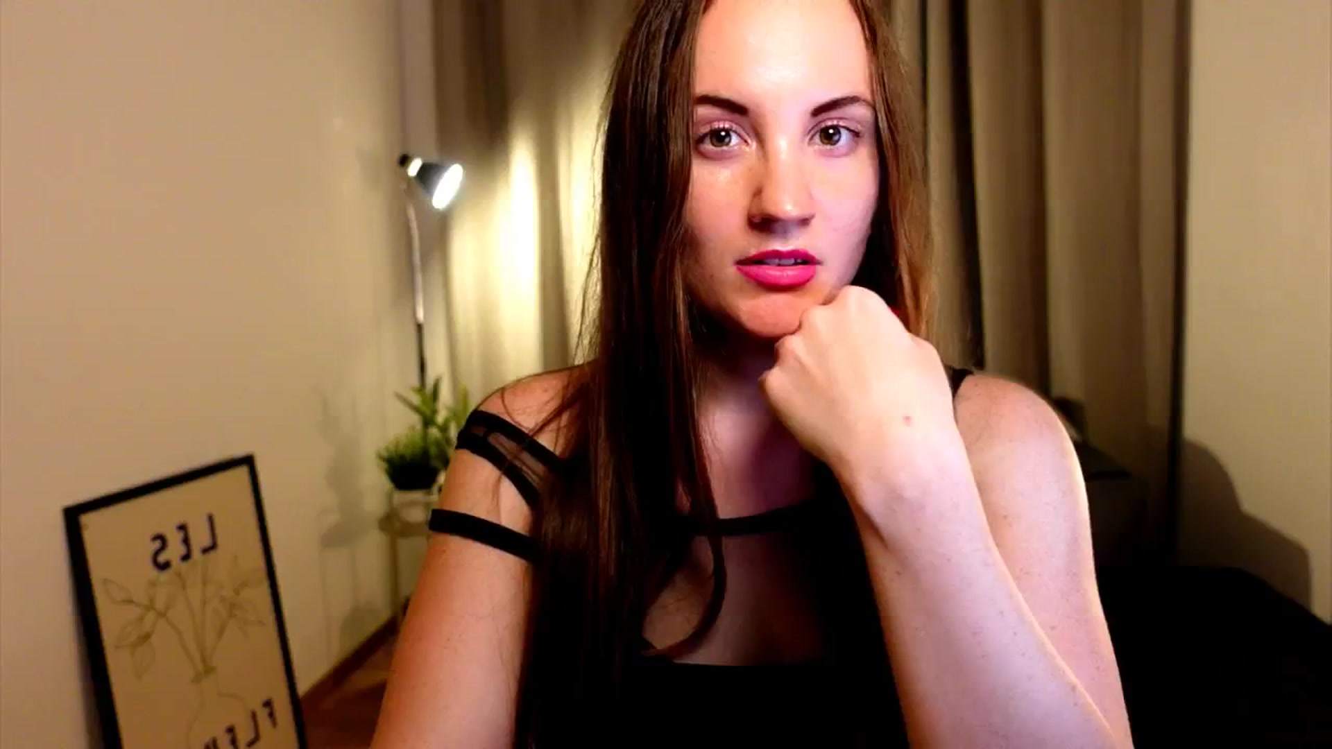 Gallery image thumbnail from Wonderr_Woman's myfreecams stream on, 10/31/2024, 20:11 image 4 of 20