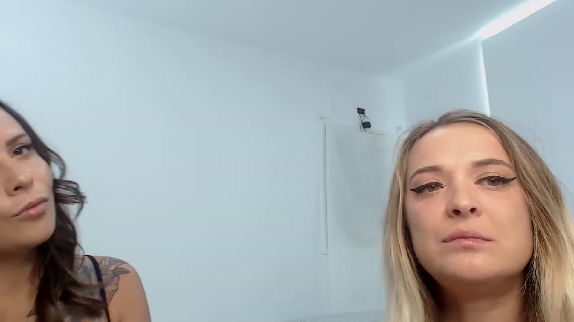 Gallery image thumbnail from WondersGirlsX's myfreecams stream on, 02/25/2023, 21:19 image 6 of 20