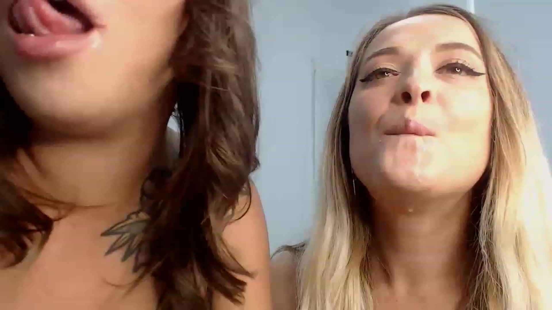 Gallery image thumbnail from WondersGirlsX's myfreecams stream on, 02/25/2023, 21:19 image 14 of 20