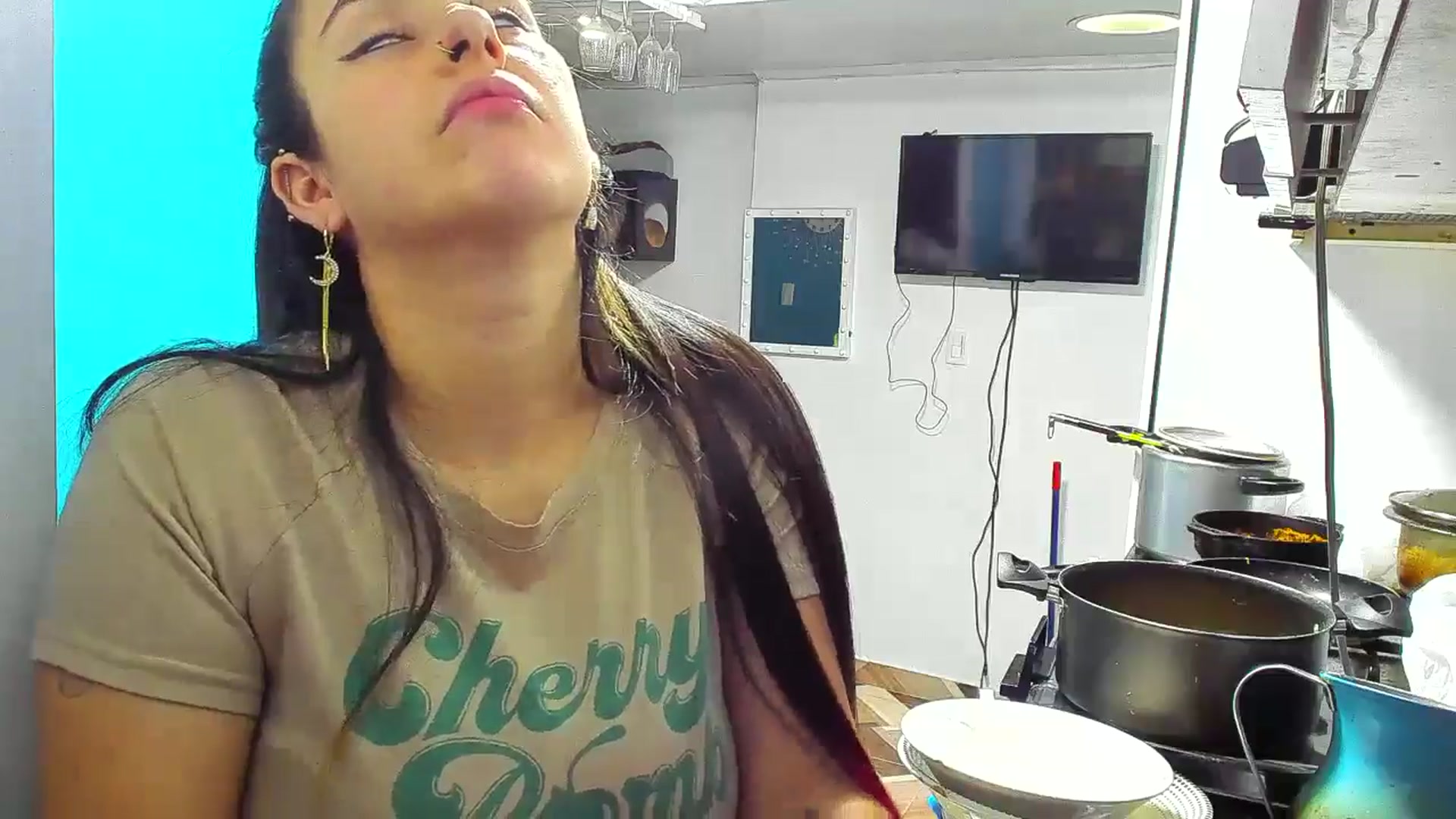 Gallery image thumbnail from Wondertitsxxx's myfreecams stream on, 12/31/2025, 07:41 image 5 of 20