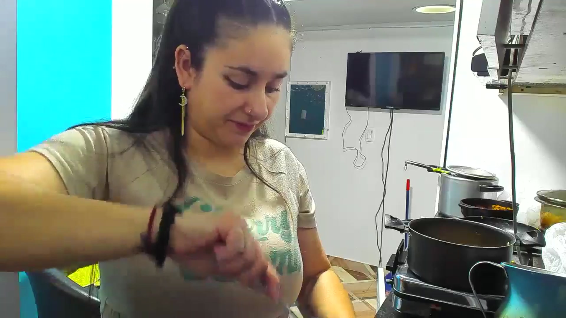 Gallery image thumbnail from Wondertitsxxx's myfreecams stream on, 12/31/2025, 07:41 image 12 of 20