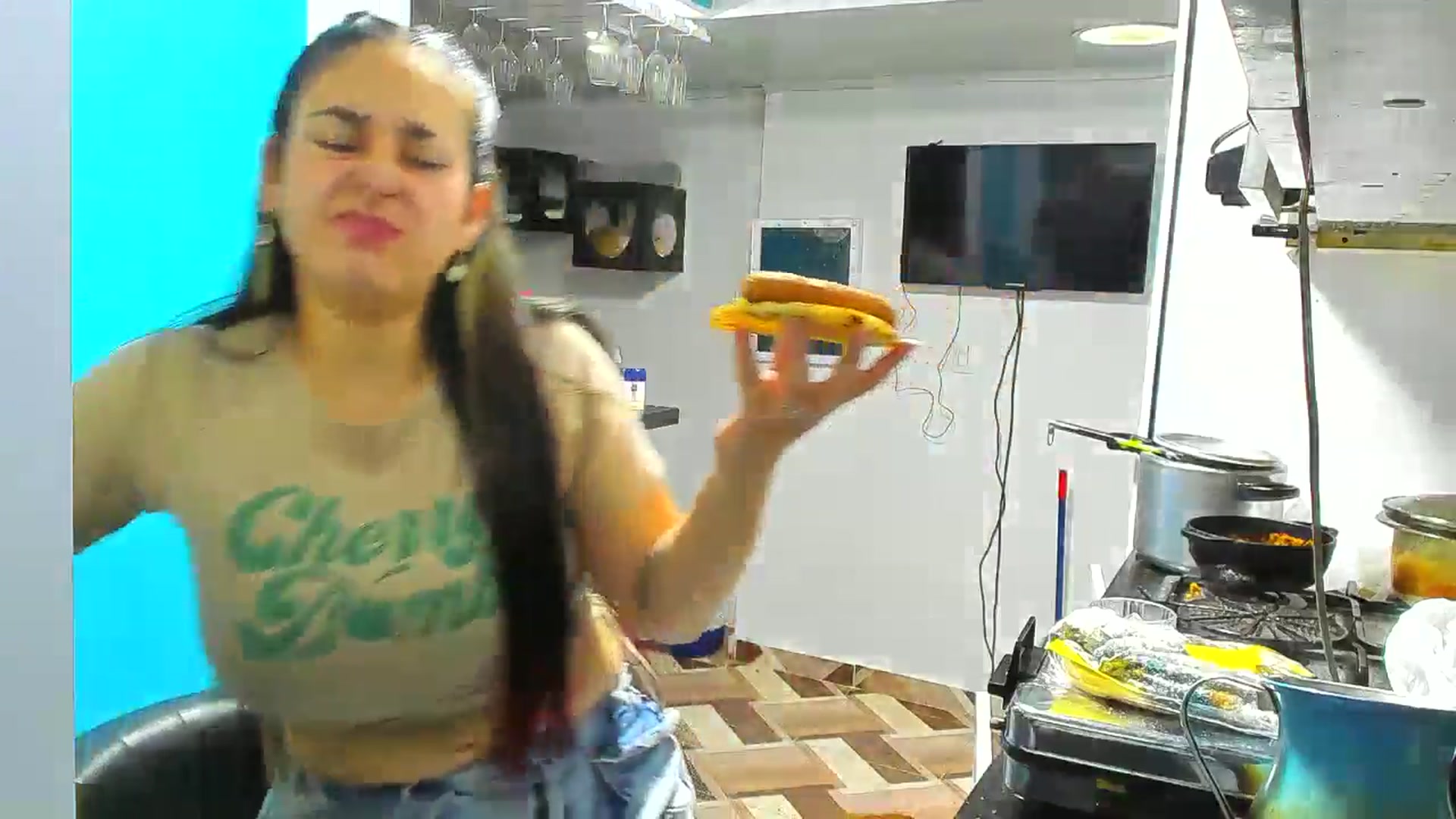 Gallery image thumbnail from Wondertitsxxx's myfreecams stream on, 12/31/2025, 08:19 image 16 of 20