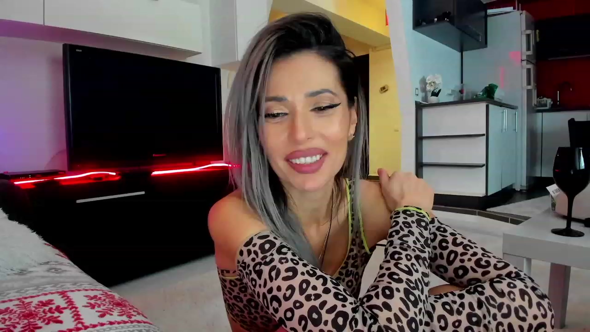 Gallery image thumbnail from WondrAssWoman's myfreecams stream on, 02/03/2024, 04:16 image 14 of 20
