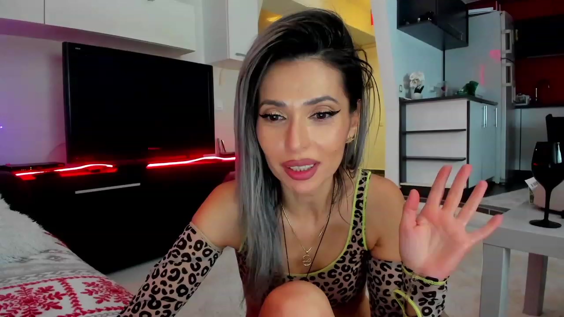 Gallery image thumbnail from WondrAssWoman's myfreecams stream on, 02/03/2024, 04:16 image 5 of 20