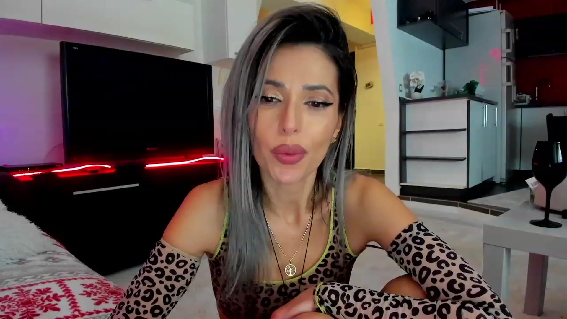 Gallery image thumbnail from WondrAssWoman's myfreecams stream on, 02/03/2024, 04:16 image 19 of 20