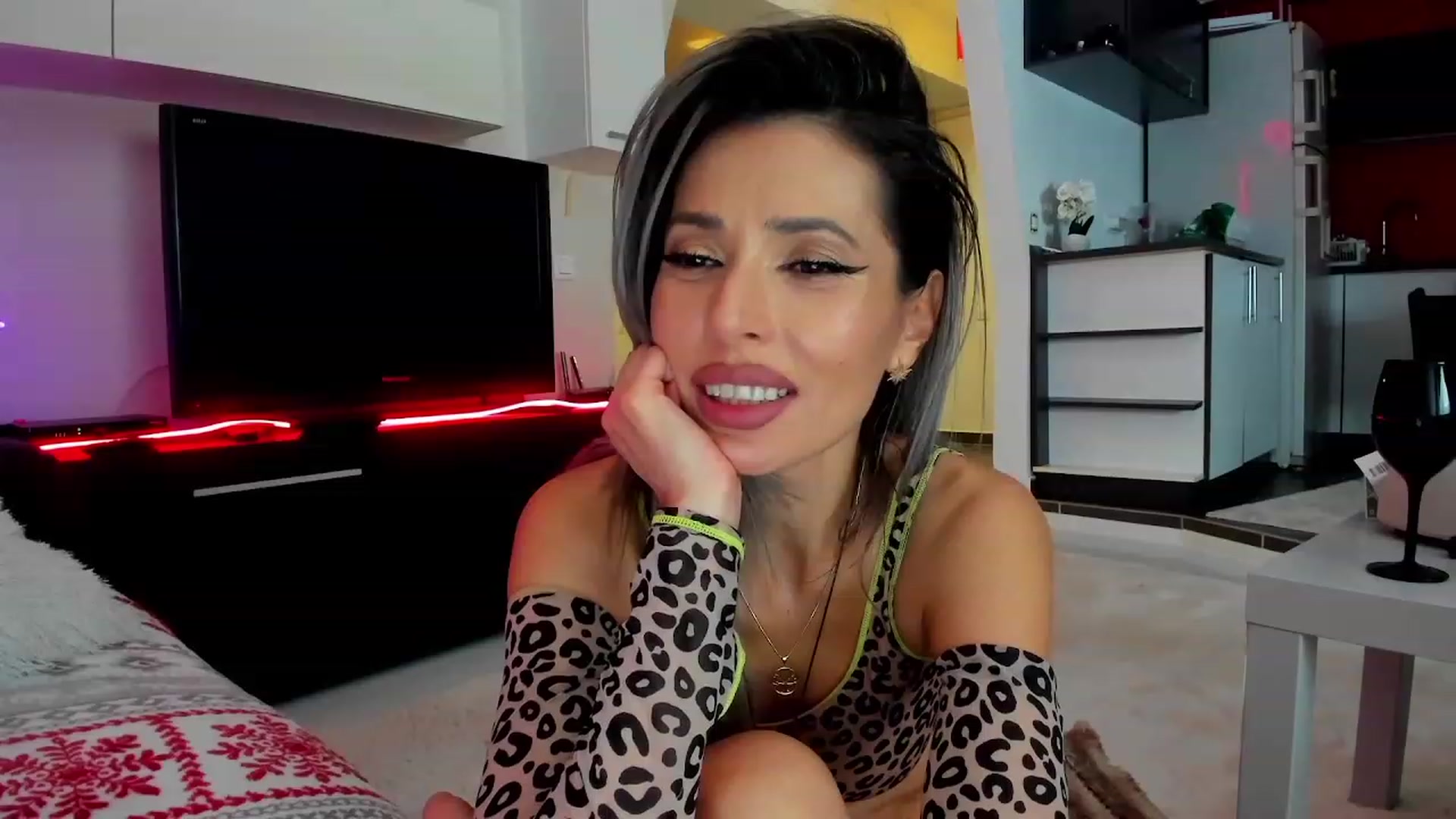 Gallery image thumbnail from WondrAssWoman's myfreecams stream on, 02/03/2024, 04:16 image 8 of 20