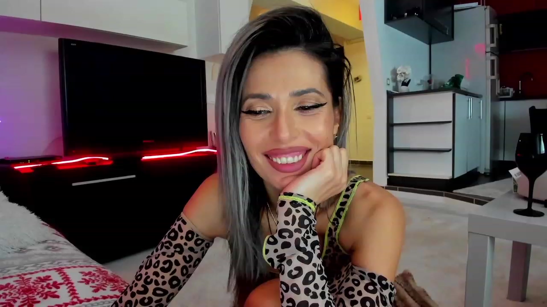 Gallery image thumbnail from WondrAssWoman's myfreecams stream on, 02/03/2024, 04:16 image 6 of 20