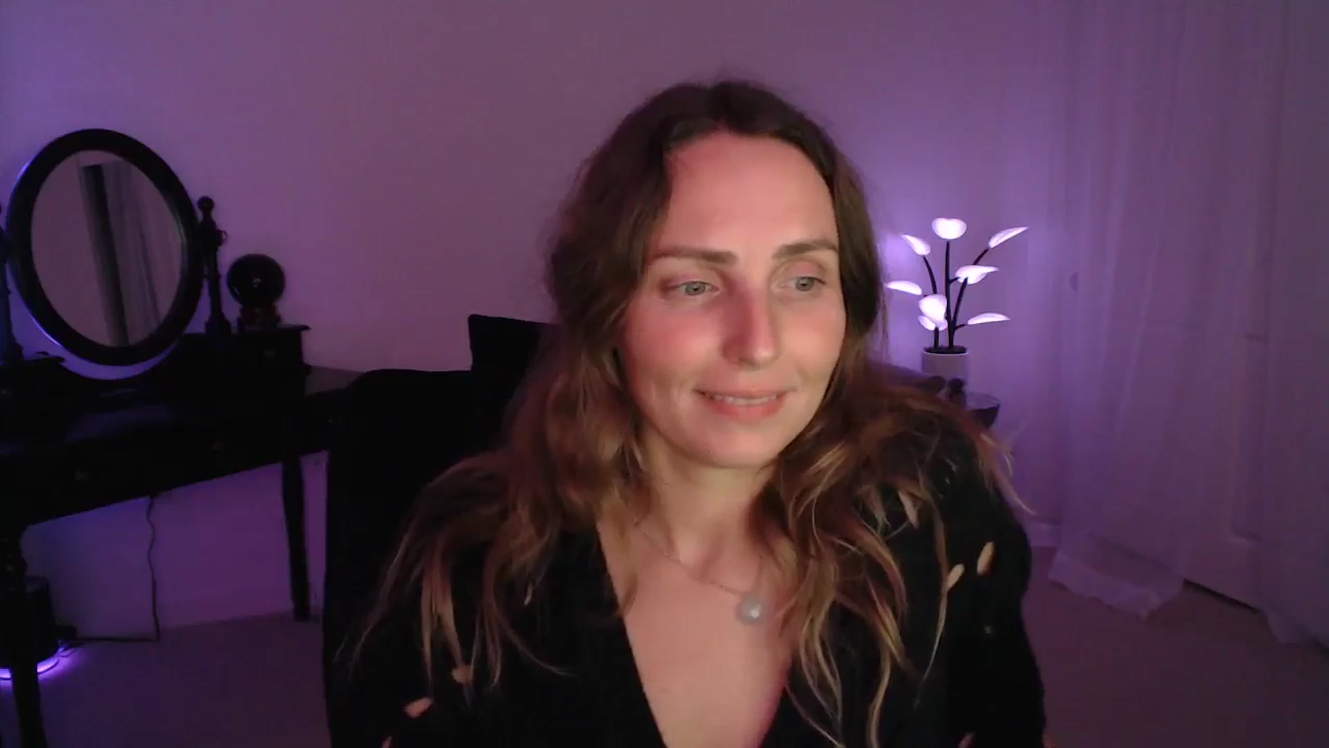 Gallery image thumbnail from WorldofMoody's myfreecams stream on, 04/20/2025, 07:53 image 8 of 20