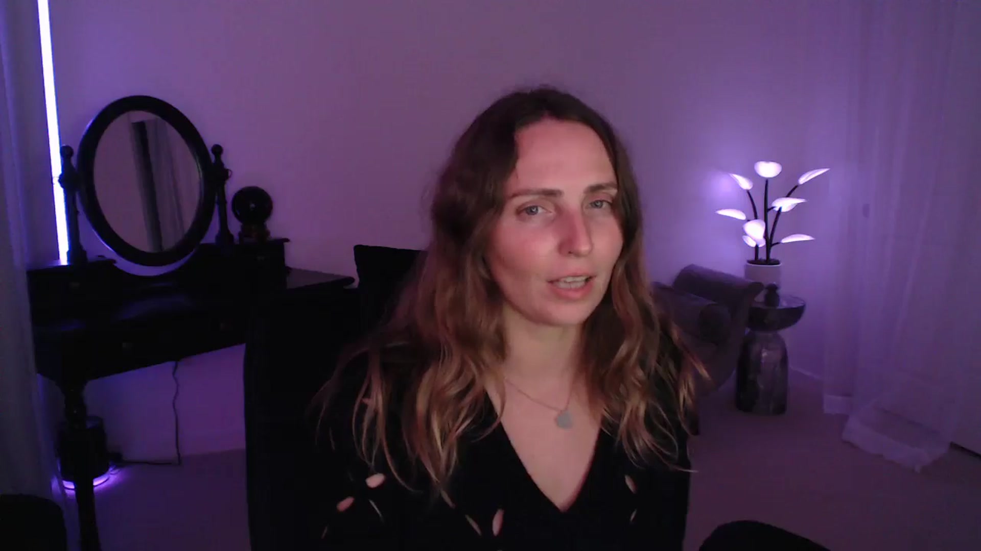 Gallery image thumbnail from WorldofMoody's myfreecams stream on, 04/20/2025, 07:53 image 2 of 20
