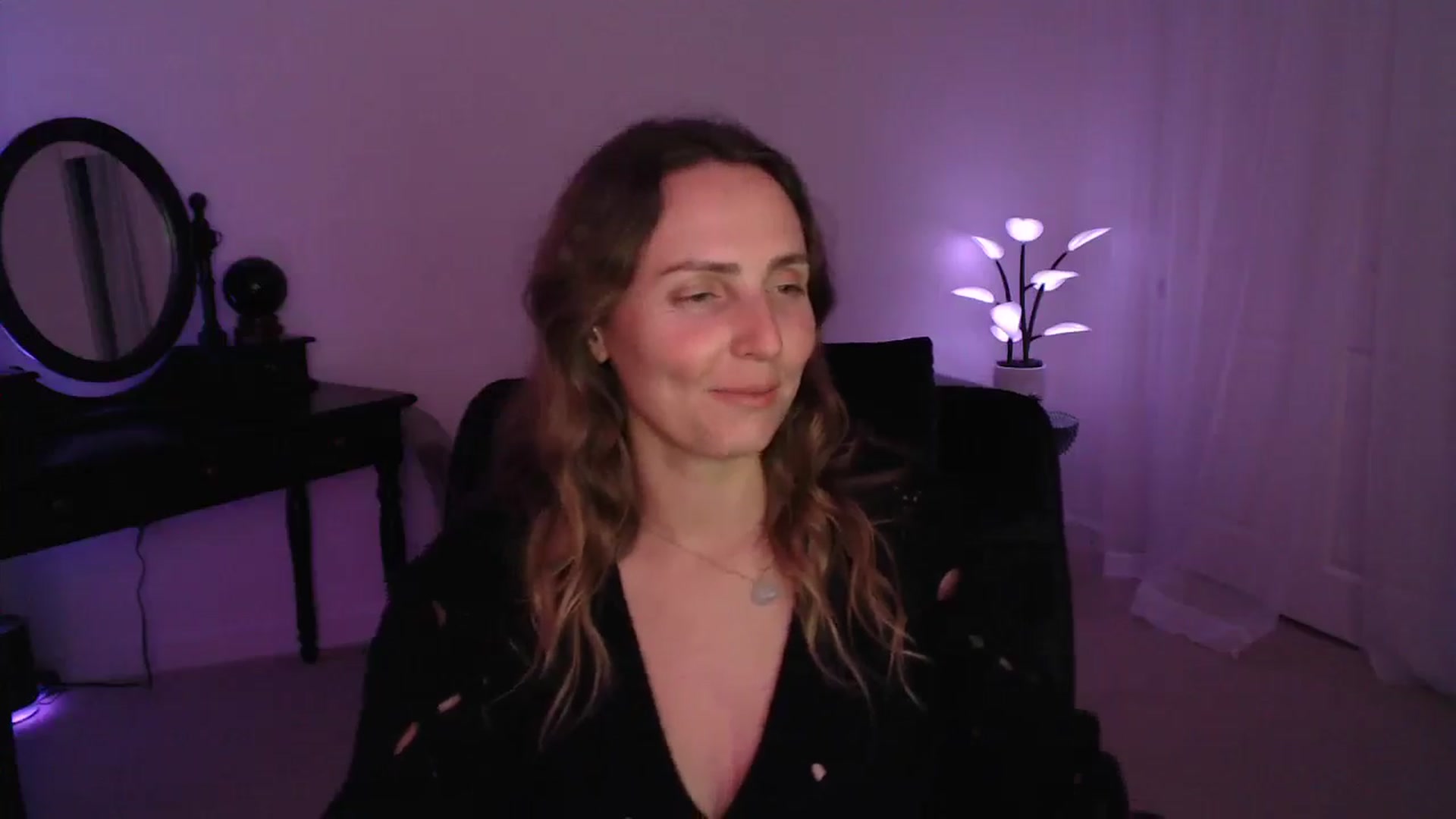 Gallery image thumbnail from WorldofMoody's myfreecams stream on, 04/20/2025, 07:53 image 11 of 20