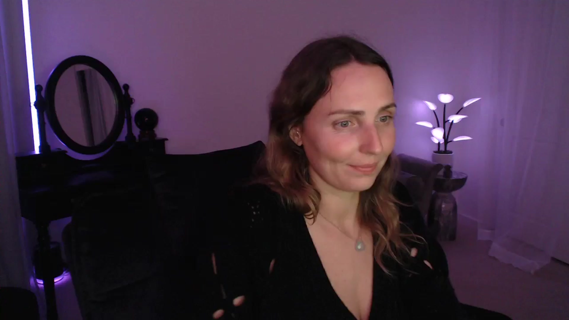 Gallery image thumbnail from WorldofMoody's myfreecams stream on, 04/20/2025, 07:53 image 1 of 20