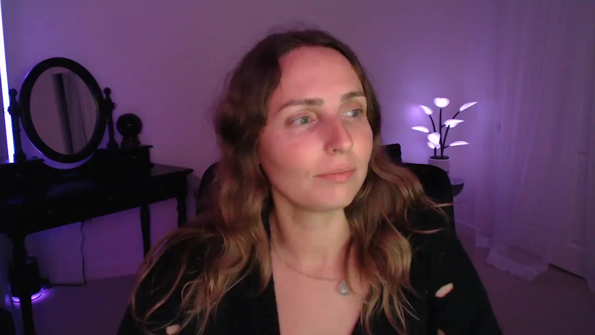 Gallery image thumbnail from WorldofMoody's myfreecams stream on, 04/20/2025, 07:53 image 6 of 20