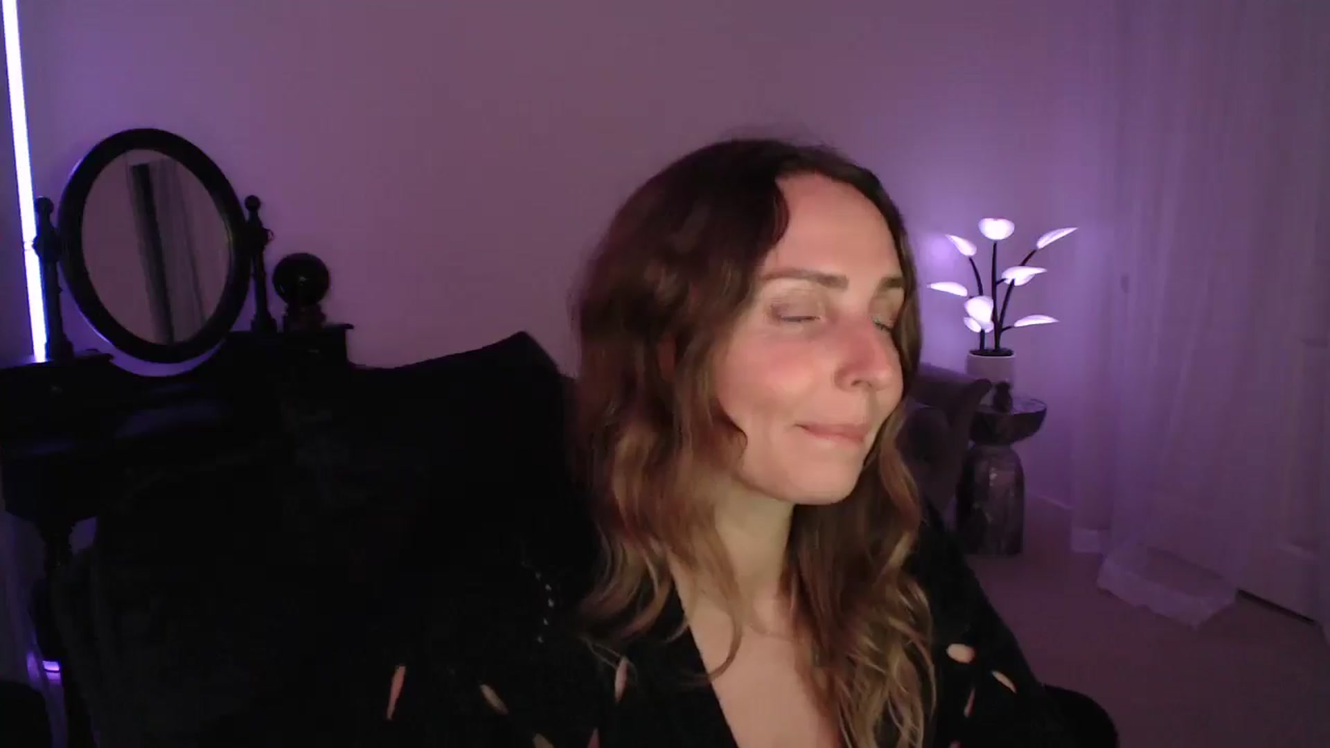 Gallery image thumbnail from WorldofMoody's myfreecams stream on, 04/20/2025, 07:53 image 5 of 20