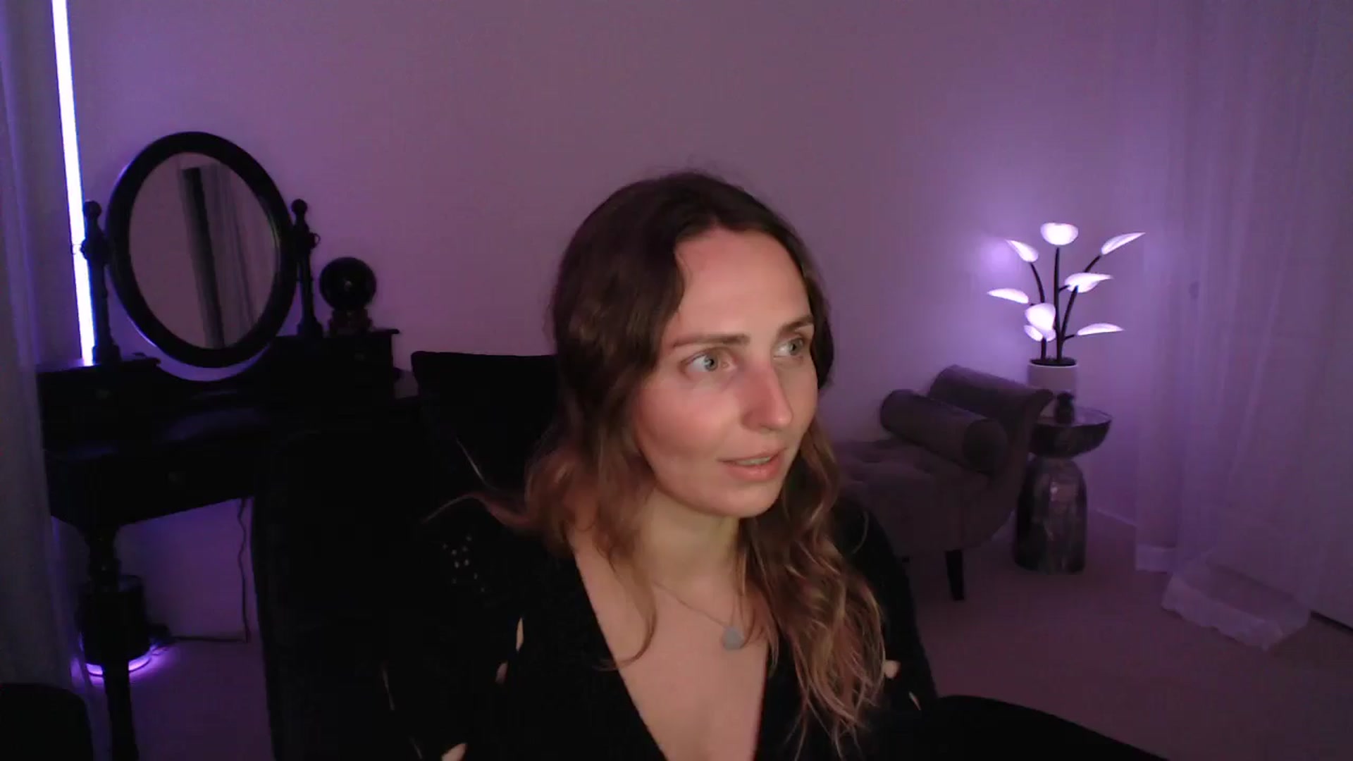 Gallery image thumbnail from WorldofMoody's myfreecams stream on, 04/20/2025, 07:53 image 3 of 20