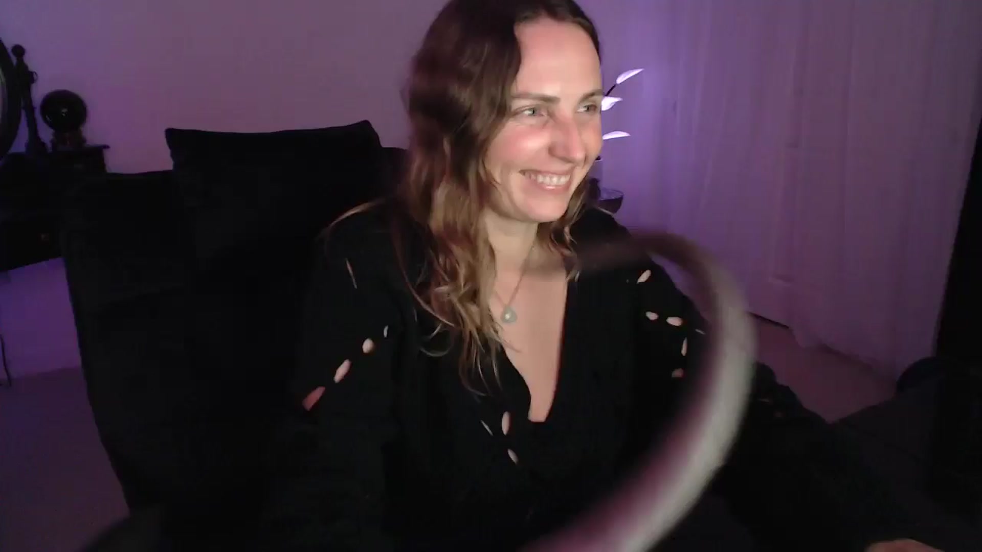 Gallery image thumbnail from WorldofMoody's myfreecams stream on, 04/20/2025, 09:28 image 19 of 20