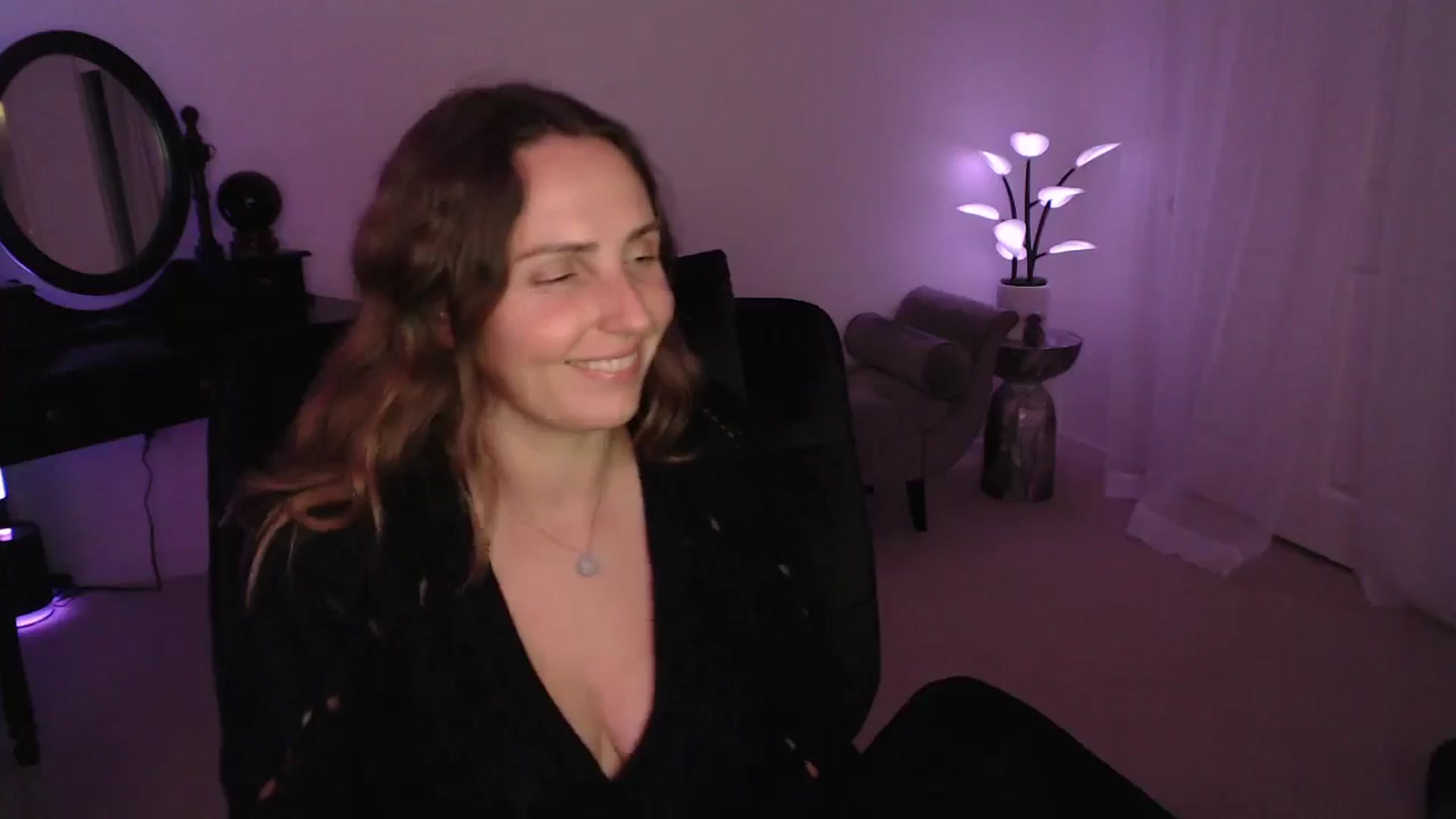 Gallery image thumbnail from WorldofMoody's myfreecams stream on, 04/20/2025, 09:28 image 3 of 20