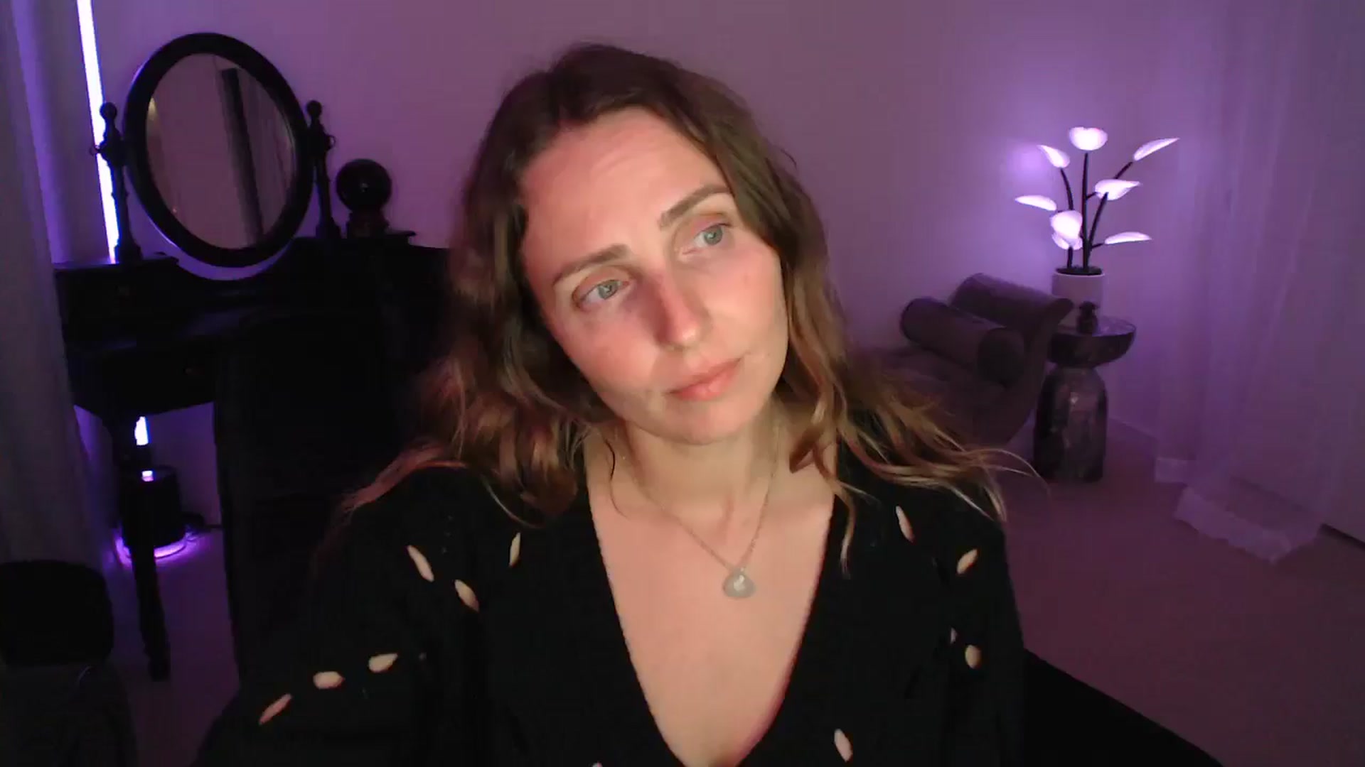 Gallery image thumbnail from WorldofMoody's myfreecams stream on, 04/20/2025, 09:28 image 1 of 20