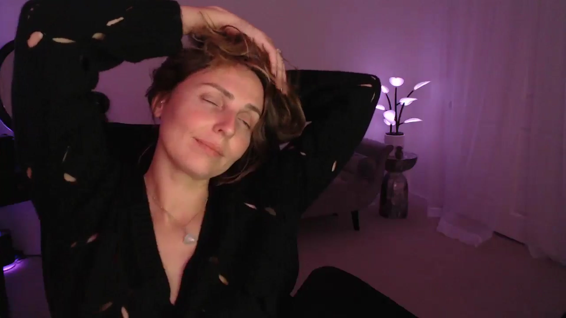Gallery image thumbnail from WorldofMoody's myfreecams stream on, 04/20/2025, 09:28 image 10 of 20