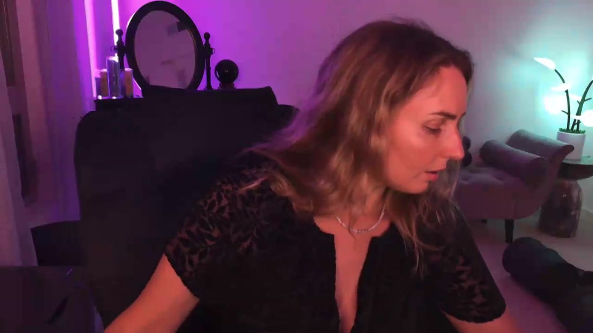 Gallery image thumbnail from WorldofMoody's myfreecams stream on, 05/26/2026, 07:38 image 9 of 20