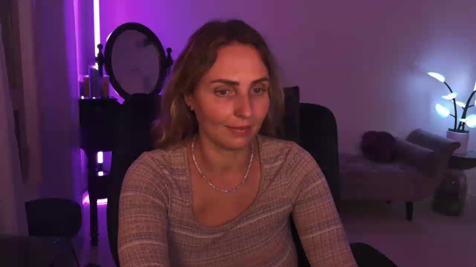 Gallery image thumbnail from WorldofMoody's myfreecams stream on, 05/27/2026, 07:36 image 4 of 20