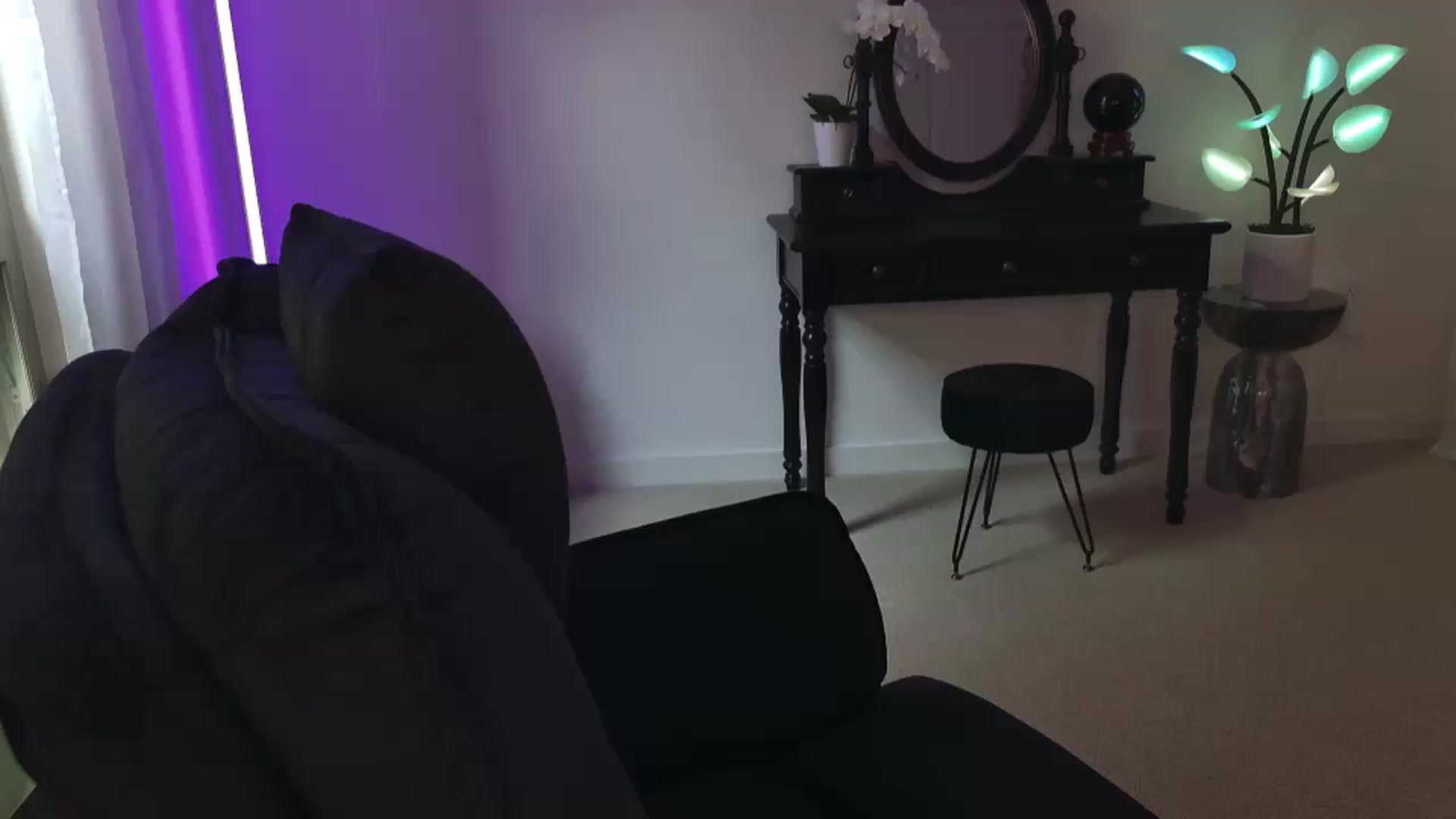 Gallery image thumbnail from WorldofMoody's myfreecams stream on, 05/28/2026, 19:19 image 11 of 20