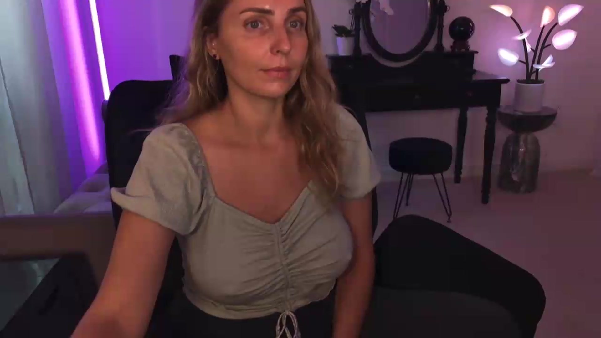 Gallery image thumbnail from WorldofMoody's myfreecams stream on, 05/28/2026, 19:19 image 5 of 20