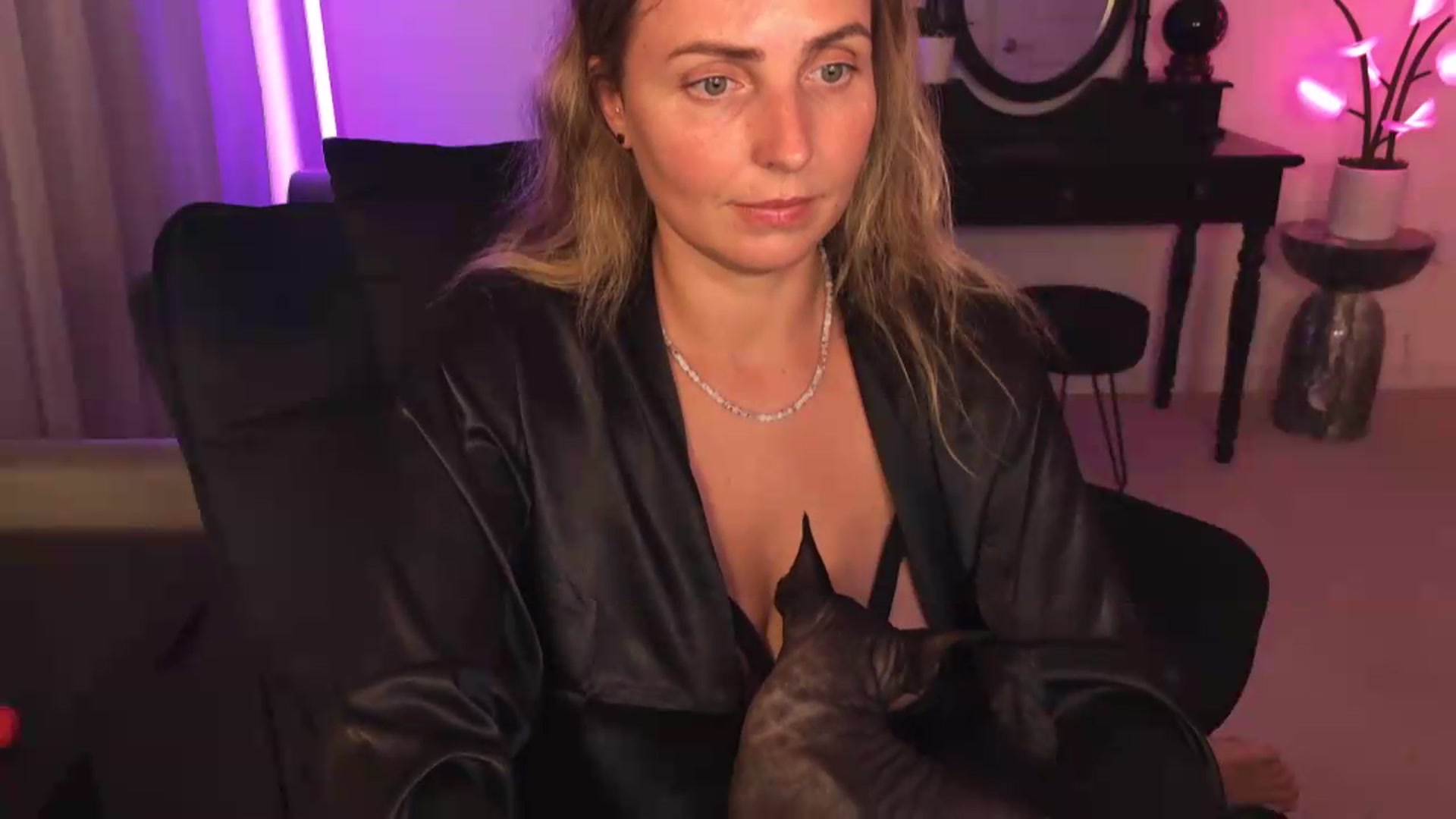 Gallery image thumbnail from WorldofMoody's myfreecams stream on, 06/04/2026, 07:26 image 18 of 20