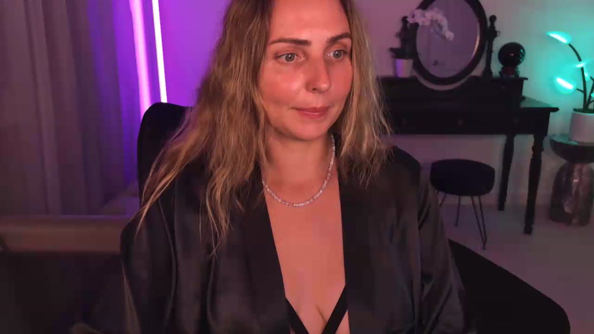 Gallery image thumbnail from WorldofMoody's myfreecams stream on, 06/04/2026, 07:26 image 3 of 20