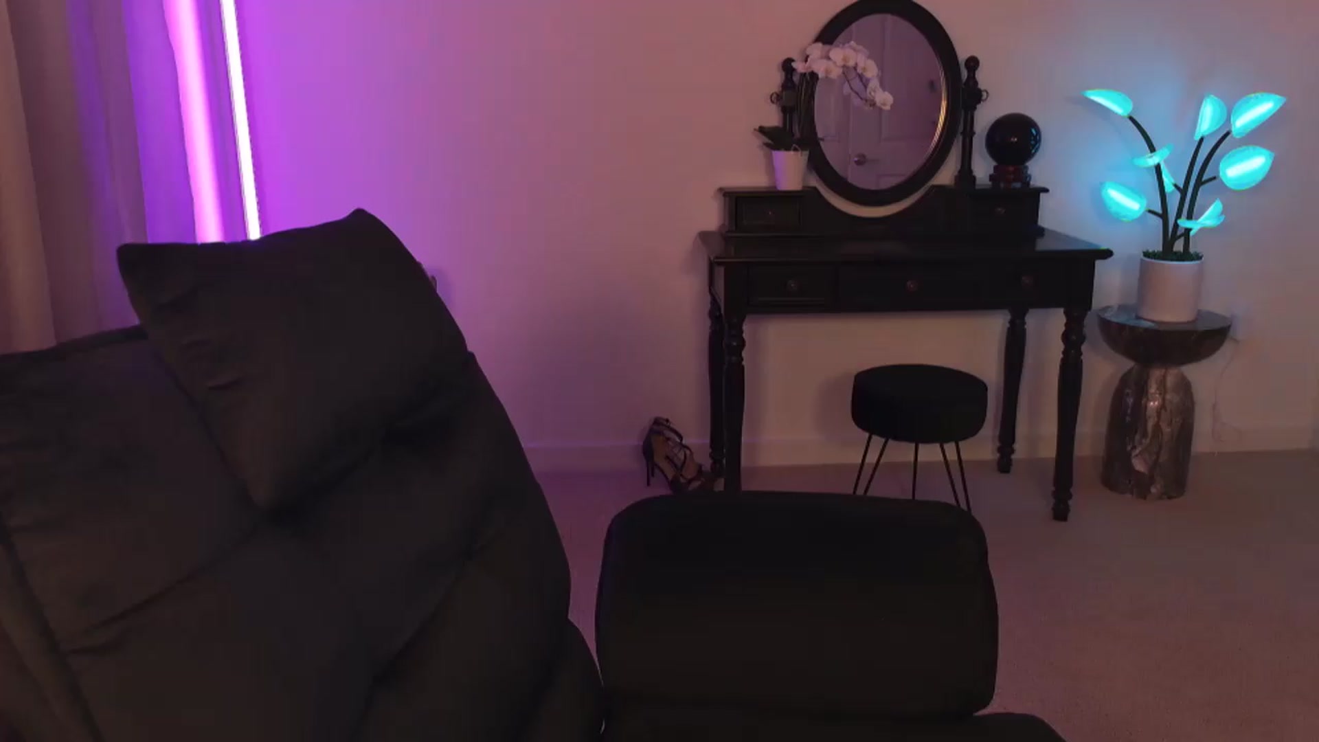 Gallery image thumbnail from WorldofMoody's myfreecams stream on, 06/04/2026, 09:21 image 4 of 20