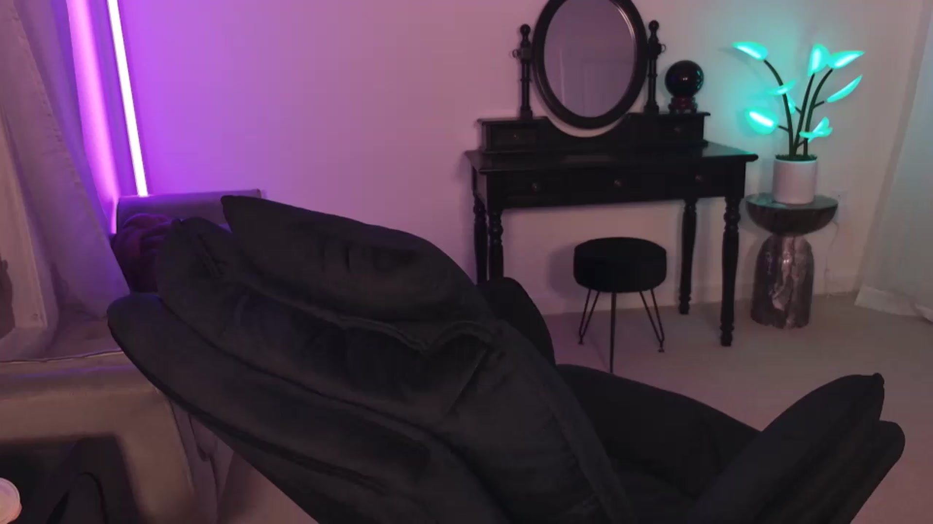 Gallery image thumbnail from WorldofMoody's myfreecams stream on, 06/13/2026, 07:52 image 3 of 20