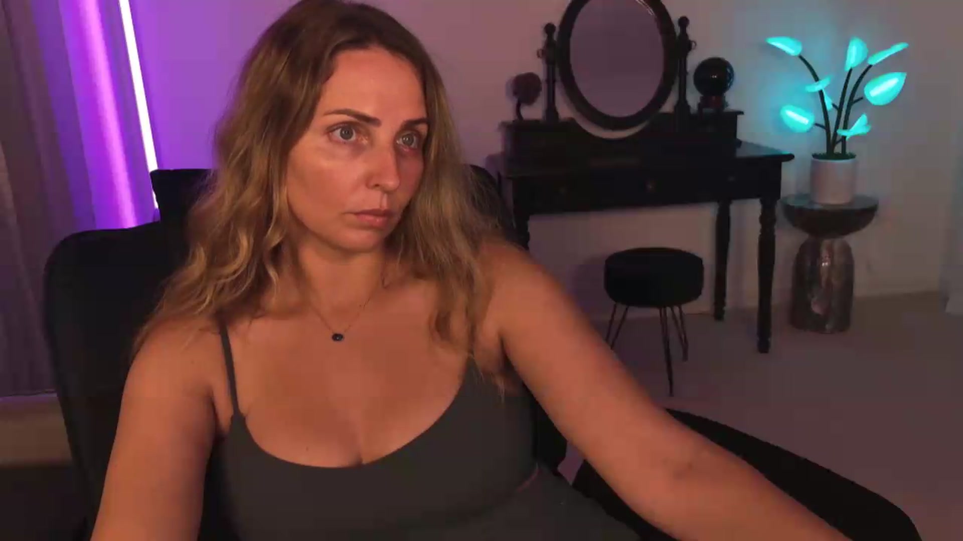 Gallery image thumbnail from WorldofMoody's myfreecams stream on, 06/25/2026, 07:01 image 4 of 20