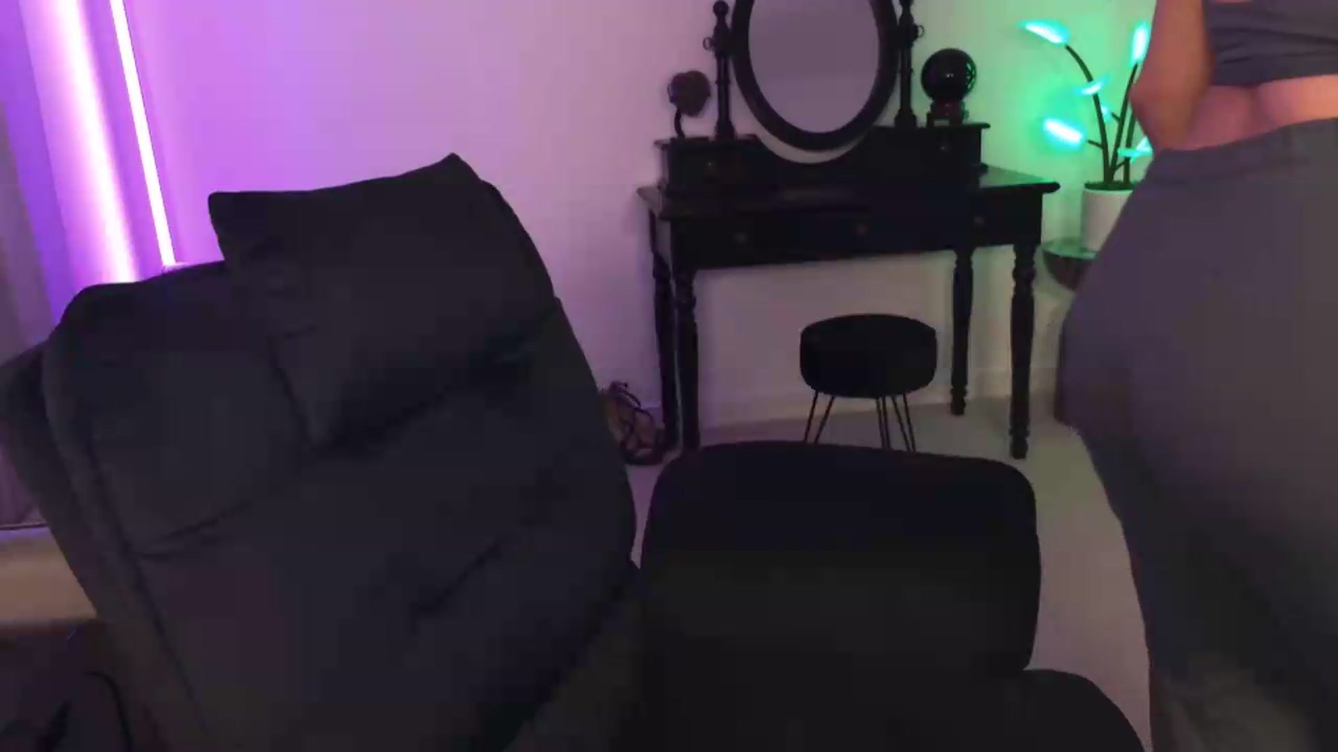 Gallery image thumbnail from WorldofMoody's myfreecams stream on, 06/25/2026, 07:48 image 19 of 20