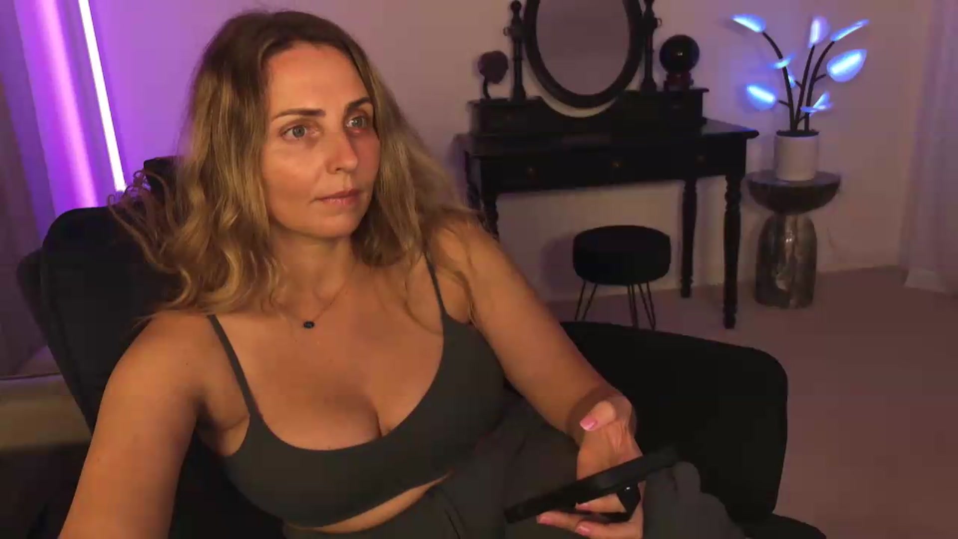 Gallery image thumbnail from WorldofMoody's myfreecams stream on, 06/25/2026, 07:48 image 10 of 20