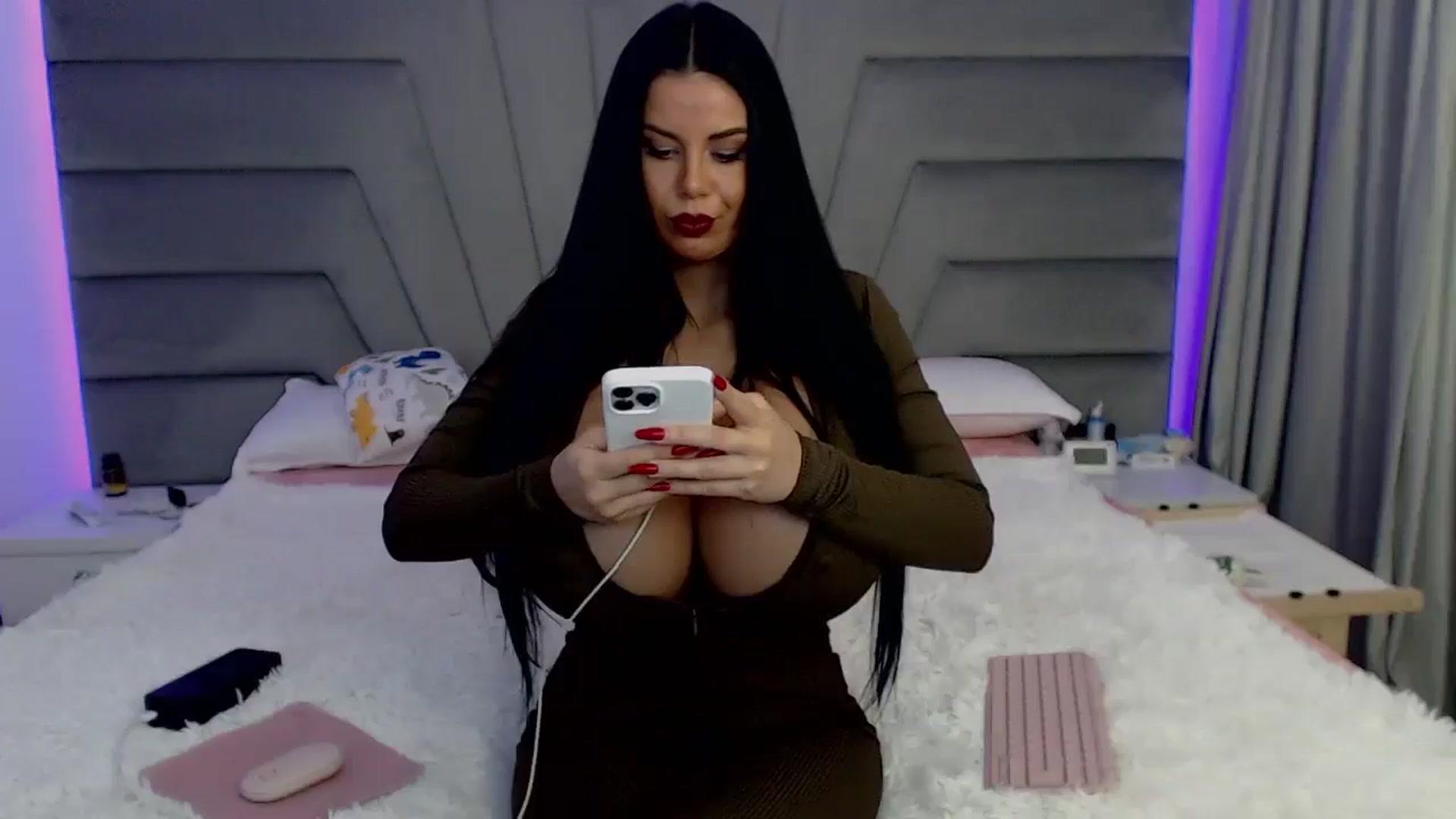 Gallery image thumbnail from WorshipRita69's myfreecams stream on, 10/08/2025, 21:42 image 17 of 20