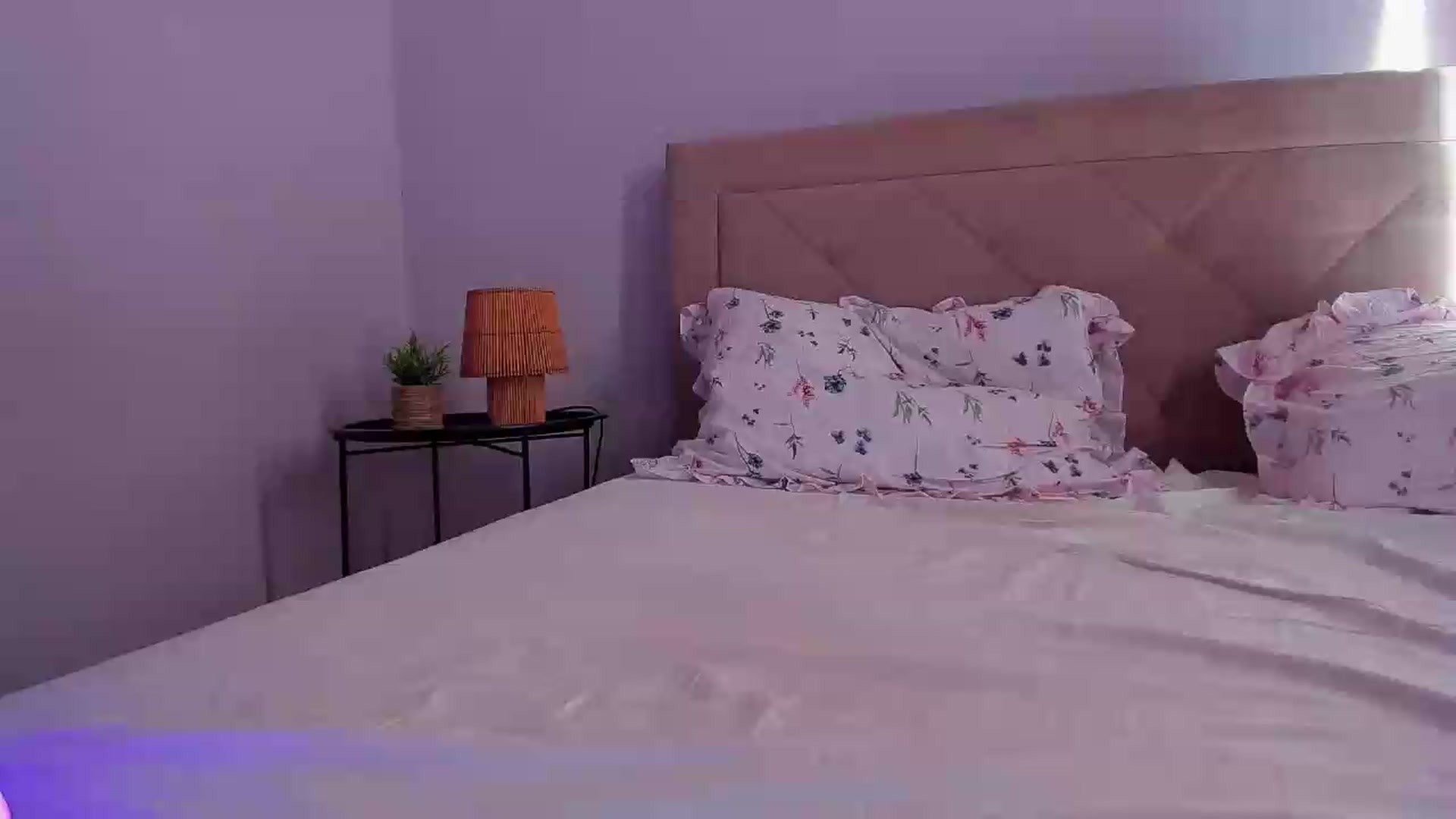 Gallery image thumbnail from WorthWaiting's myfreecams stream on, 08/03/2026, 05:56 image 1 of 20