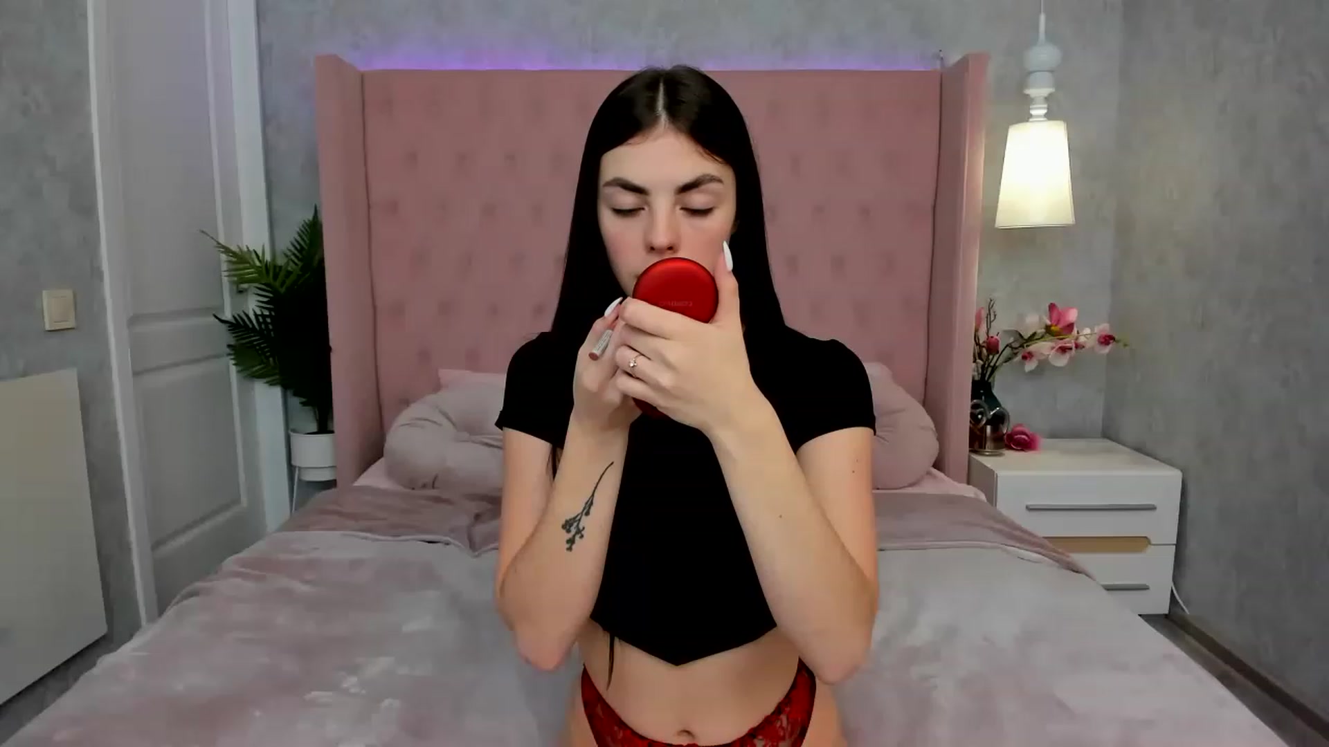Gallery image thumbnail from WowCandy's myfreecams stream on, 12/11/2022, 17:14 image 3 of 20