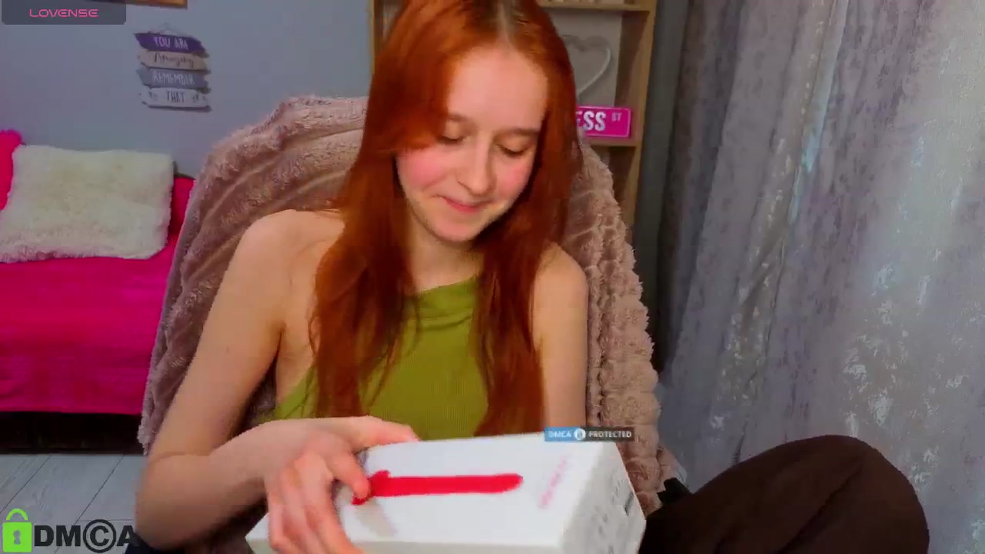 Gallery image thumbnail from WowEmma_'s myfreecams stream on, 04/16/2026, 14:32 image 13 of 20